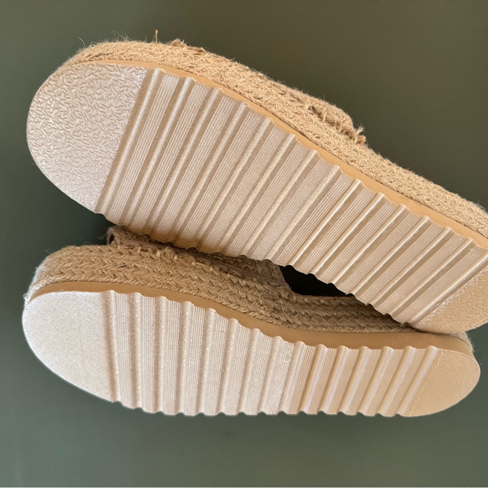 Coconuts by Matisse Tan Woven Platform Sandals - Picture 5 of 5